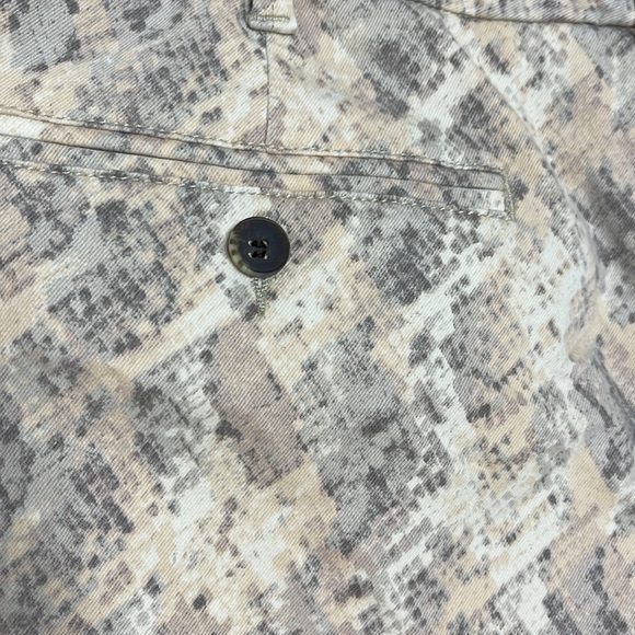 Dear John Denim Women’s Hampton Comfort Short In Thistle Snake Sz 31 NWT - Picture 9 of 13